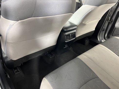 Used 2021 Toyota RAV4 XLE w/ Convenience Package FWD image 42