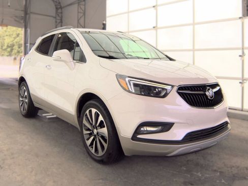 Used 2018 Buick Encore Essence AWD/4WD image 3