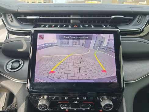 Used 2022 Jeep Grand Cherokee Overland image 29