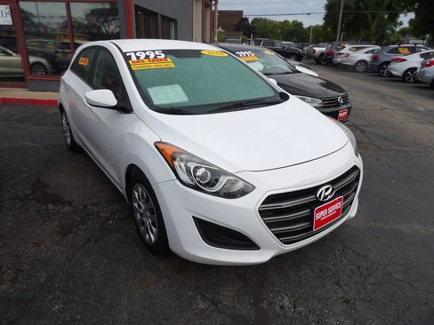 Used 2016 Hyundai Elantra GT FWD image 5