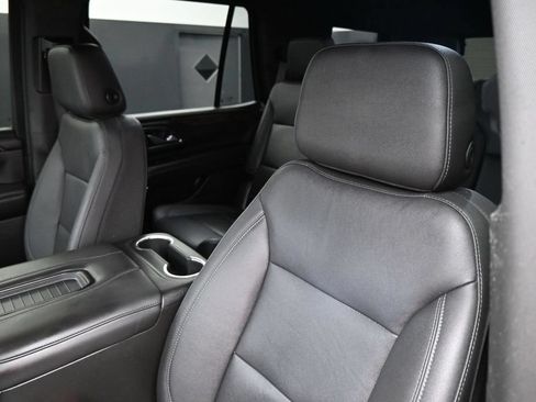 Used 2022 Chevrolet Tahoe Z71 w/ Luxury Package AWD/4WD image 13