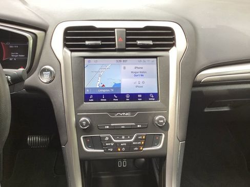 Used 2020 Ford Fusion SE FWD image 44