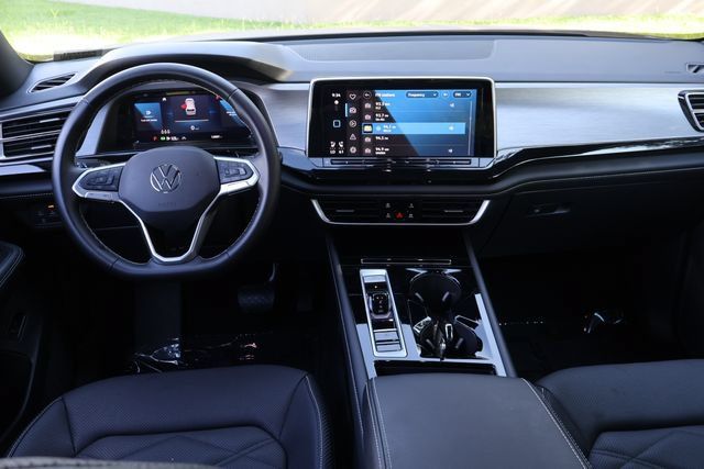 Certified 2026 Volkswagen Atlas Cross Sport SE FWD image 16