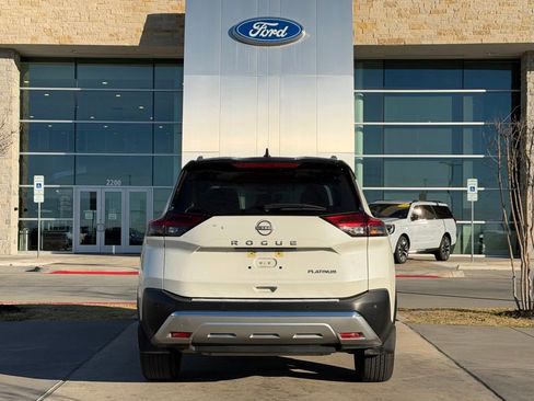 Used 2022 Nissan Rogue Platinum w/ Head-Up Display Package image 22