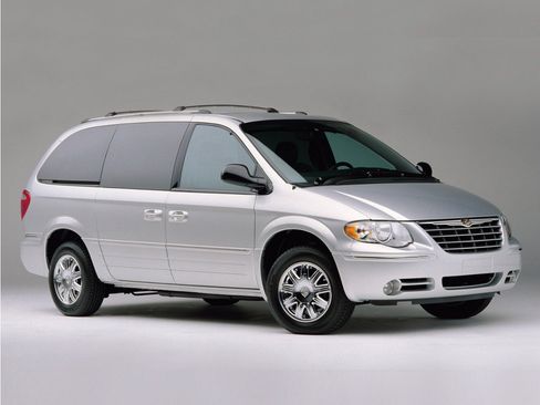 Used 2006 Chrysler Town & Country Limited FWD image 1
