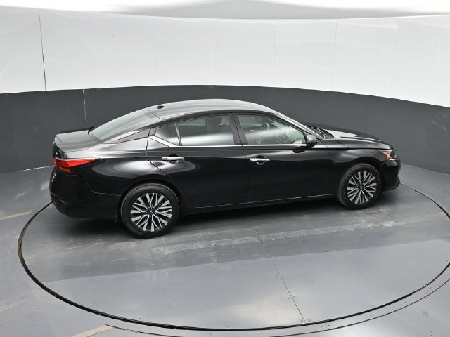 Used 2024 Nissan Altima 2.5 SV AWD/4WD image 48