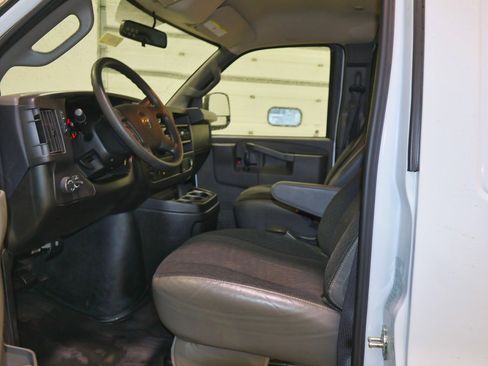 Certified 2024 Chevrolet Express 2500 w/ Driver Convenience Package image 7