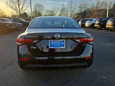 Used 2023 Nissan Sentra S image 6