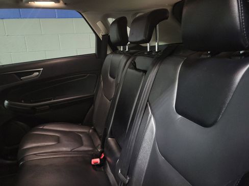 Used 2018 Ford Edge Titanium w/ Technology Package image 9