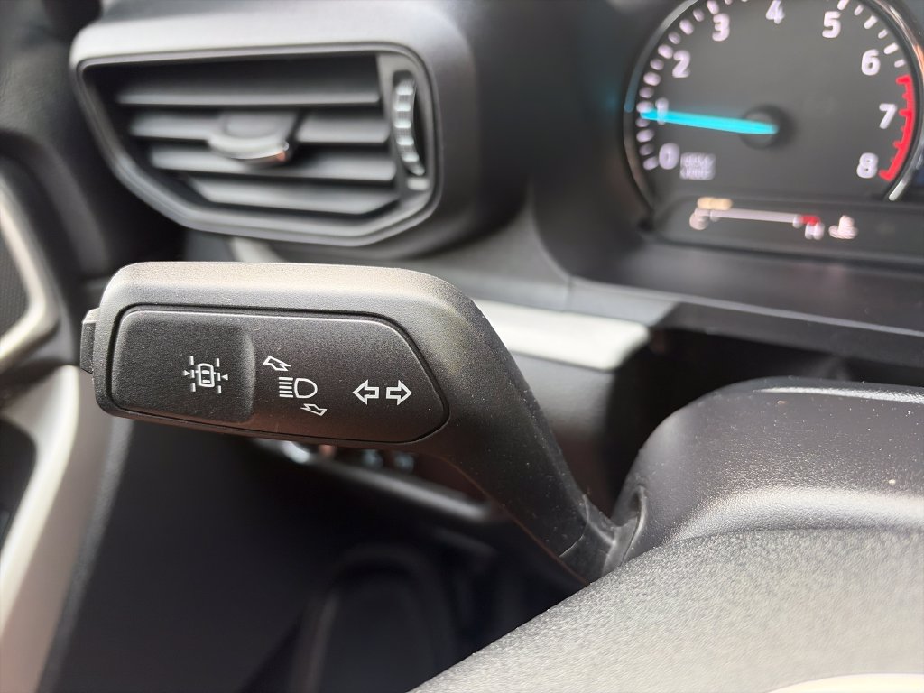 Used 2023 Ford Explorer XLT AWD/4WD image 36