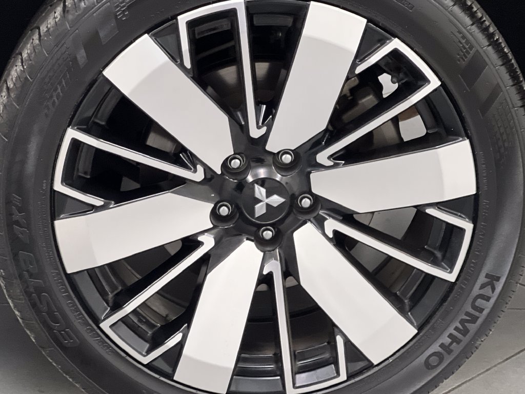 Used 2025 Mitsubishi Outlander SE FWD image 78