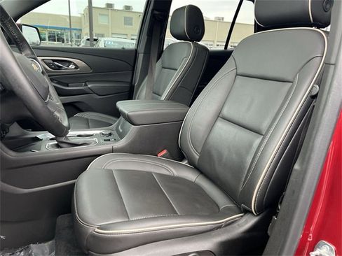 Certified 2023 Chevrolet Traverse Premier w/ LPO, Floor Liner Package image 13