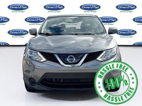 Used 2019 Nissan Rogue Sport S image 2