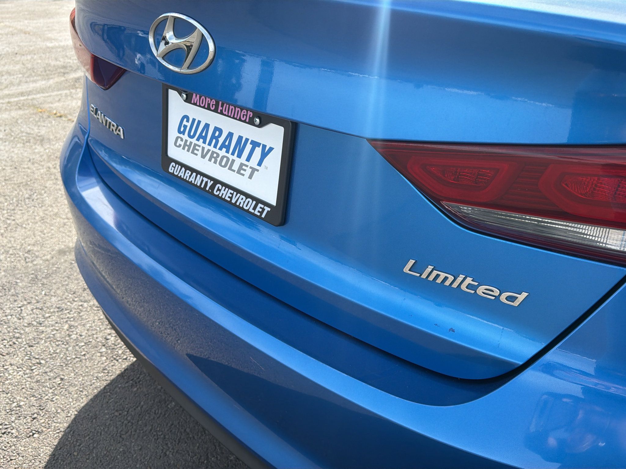 Used 2017 Hyundai Elantra Limited w/ Limited Tech Package 08 FWD image 12