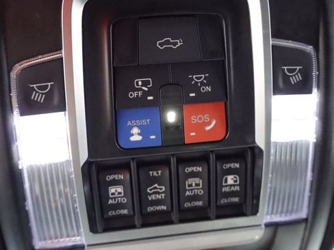 Used 2024 RAM 1500 Laramie AWD/4WD image 32