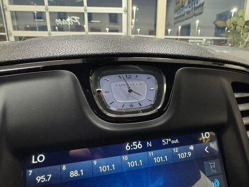 Used 2017 Chrysler 300 S image 33