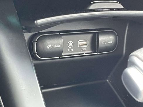 Used 2019 Kia Sorento LX image 25