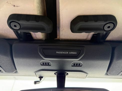 Used 2019 Jeep Wrangler Unlimited Sport S AWD/4WD image 16