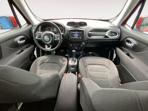 Used 2020 Jeep Renegade Latitude image 10