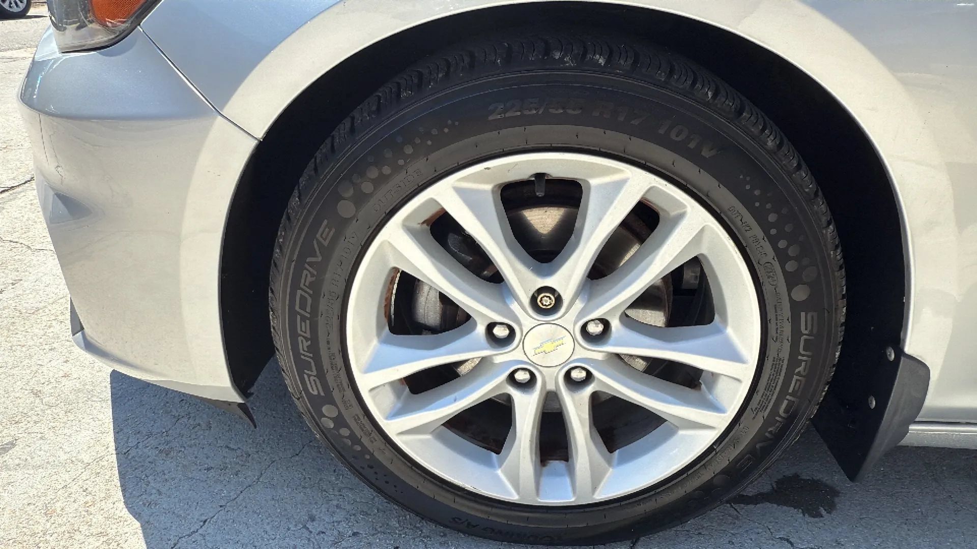 Used 2017 Chevrolet Malibu LT FWD image 42