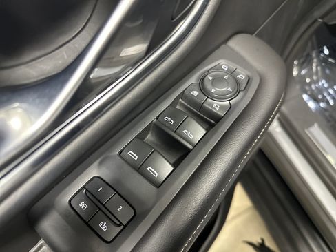 Used 2021 GMC Yukon SLT w/ SLT Luxury Plus Package image 15