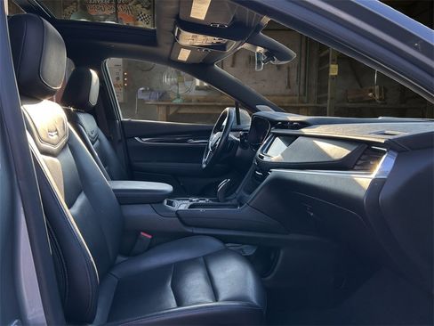 Used 2024 Cadillac XT5 Premium Luxury image 15