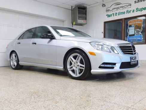 Used 2013 Mercedes-Benz E 350 4MATIC Sedan image 3