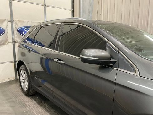 Used 2020 Ford Edge SEL w/ Convenience Package image 4