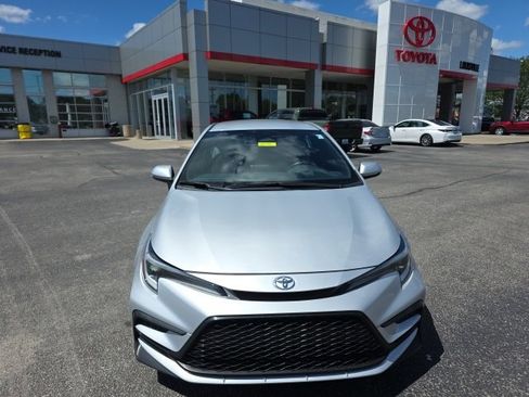 Certified 2024 Toyota Corolla SE image 3