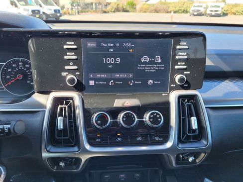 Used 2022 Kia Sorento LX image 28