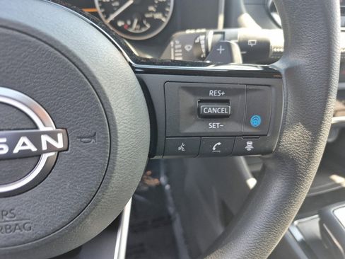Used 2023 Nissan Rogue SV image 27