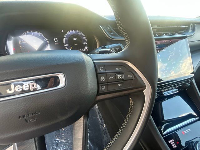 Used 2023 Jeep Grand Cherokee L Limited w/ Luxury Tech Group II AWD/4WD image 30