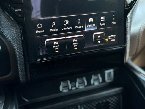 Used 2025 RAM 1500 Limited AWD/4WD image 14