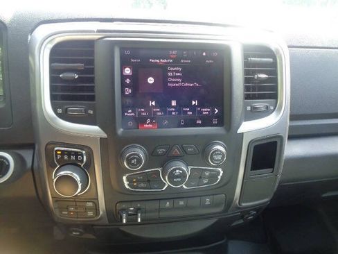 Used 2022 RAM 1500 Classic SLT w/ Electronics Group AWD/4WD image 14