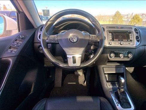 Used 2012 Volkswagen Tiguan SE image 5