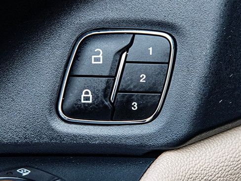 Used 2024 Ford Expedition Limited image 22