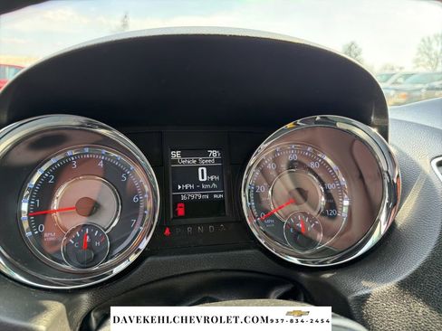 Used 2015 Chrysler Town & Country Touring image 13