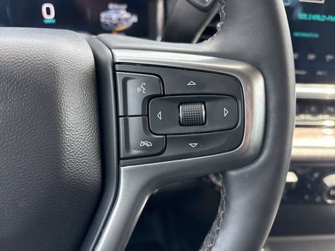 Used 2025 Chevrolet Silverado 2500 LTZ w/ LTZ Convenience Package AWD/4WD image 9