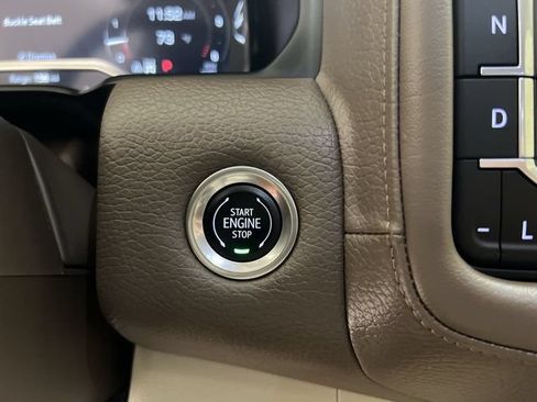 Used 2024 GMC Yukon XL Denali AWD/4WD image 16