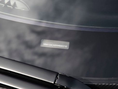 Used 2019 McLaren Senna image 32