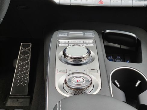 New 2025 Genesis GV70 3.5T Sport w/ Sport Advanced Package image 23