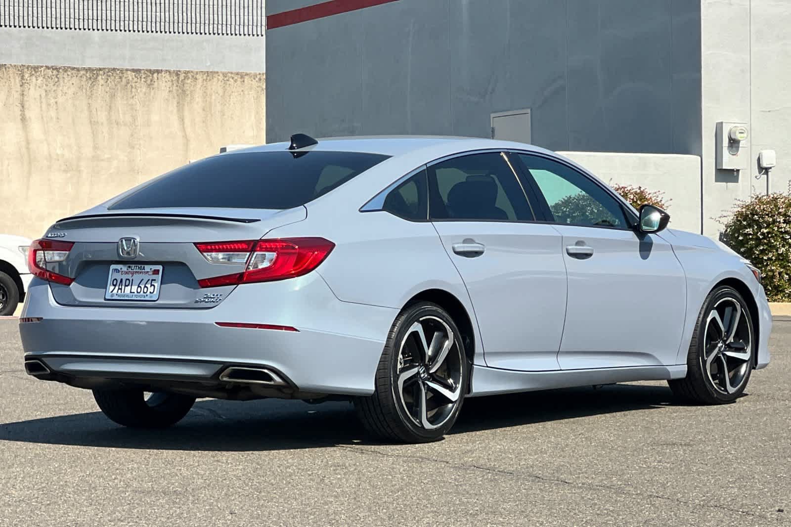 Used 2022 Honda Accord Sport image 2