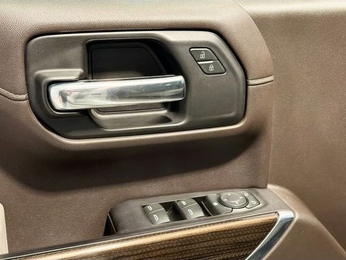 Certified 2019 Chevrolet Silverado 1500 LT w/ Texas Edition image 14