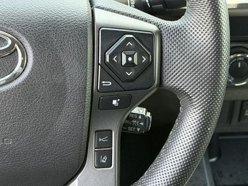 Used 2020 Toyota Tacoma TRD Off-Road AWD/4WD image 15