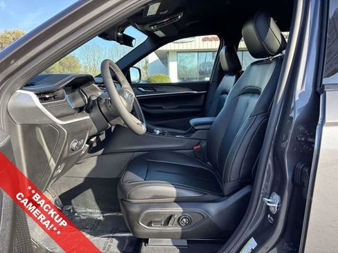 New 2025 Jeep Grand Cherokee L Limited w/ Black Appearance Package image 3