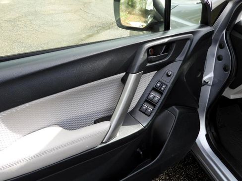 Used 2017 Subaru Forester 2.5i Premium w/ All-Weather Package image 28