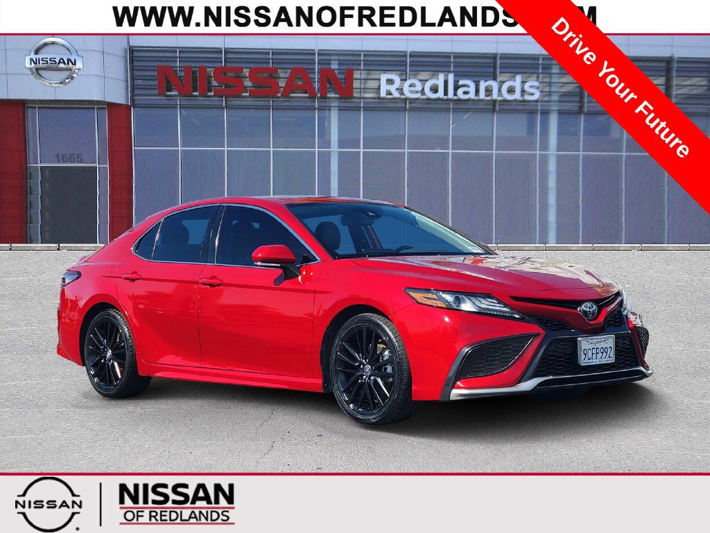 Used 2022 Toyota Camry XSE FWD image 1