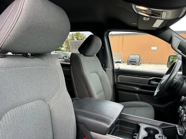 Used 2022 RAM 1500 Big Horn AWD/4WD image 32