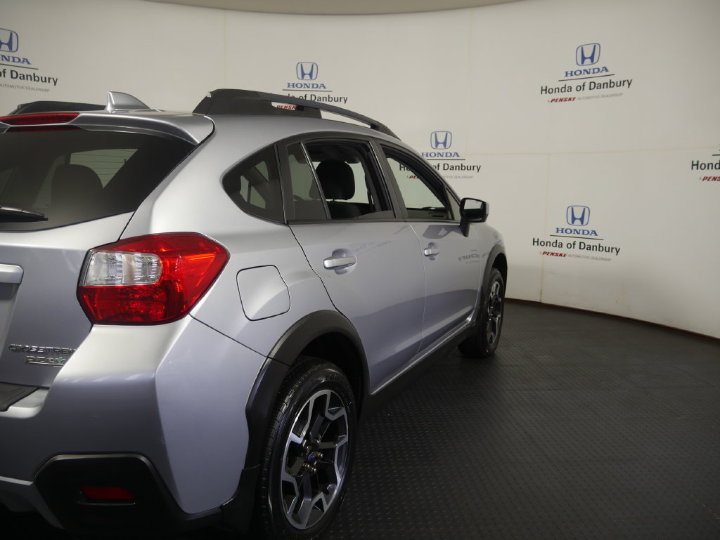 Used 2017 Subaru Crosstrek 2.0i Premium AWD/4WD image 4