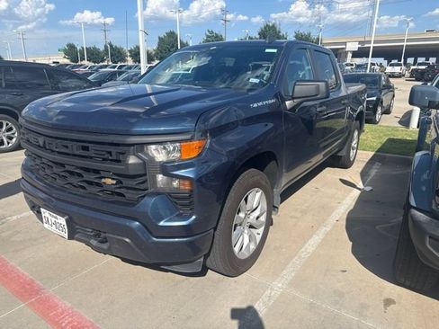 Used 2022 Chevrolet Silverado 1500 Custom RWD image 2